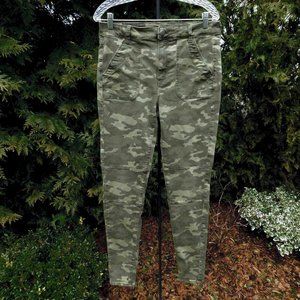 American Eagle Army Camo Super Stretchy Hi-Rise Jegging Jeans